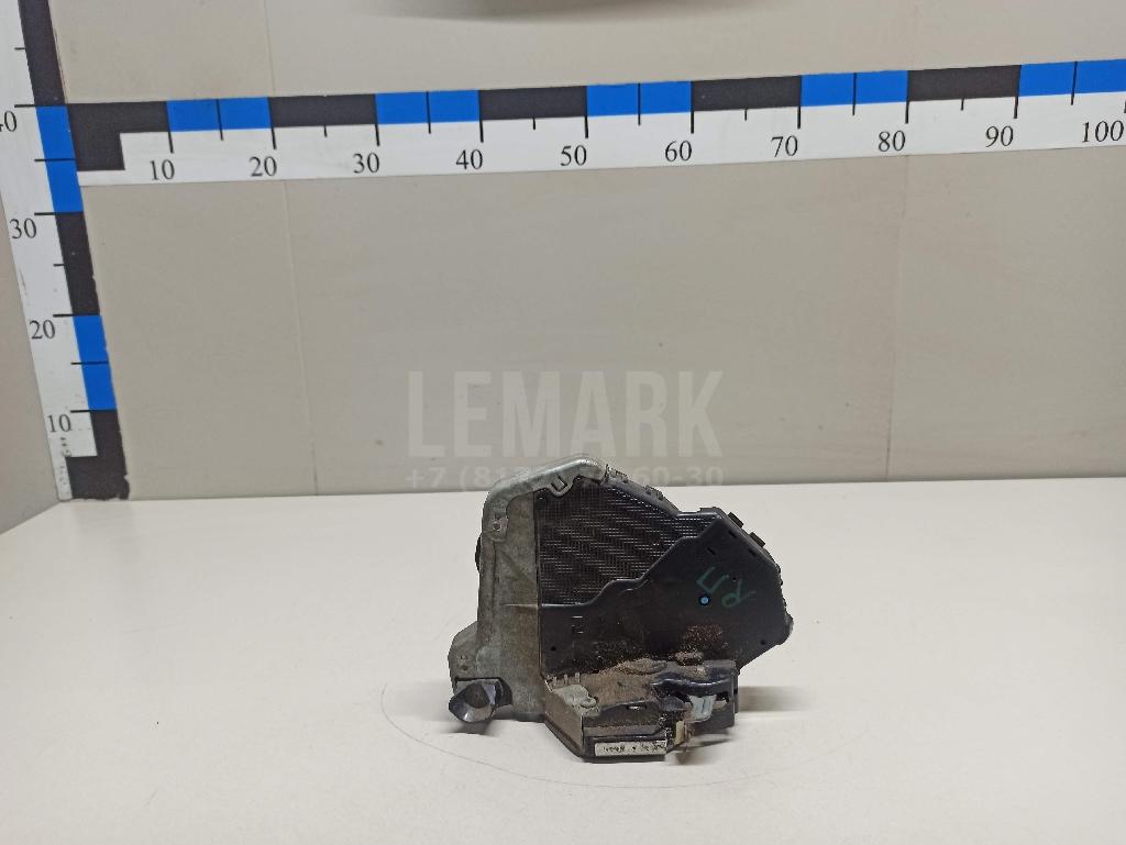 Замок двери передней правой 6903053090 Toyota