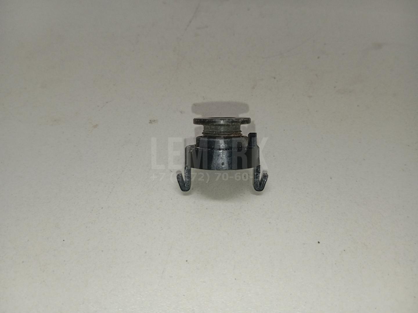 Крепеж стеклоподъемника 7L0837346A VAG