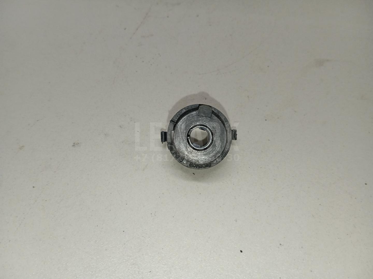 Крепеж стеклоподъемника 7L0837346A VAG