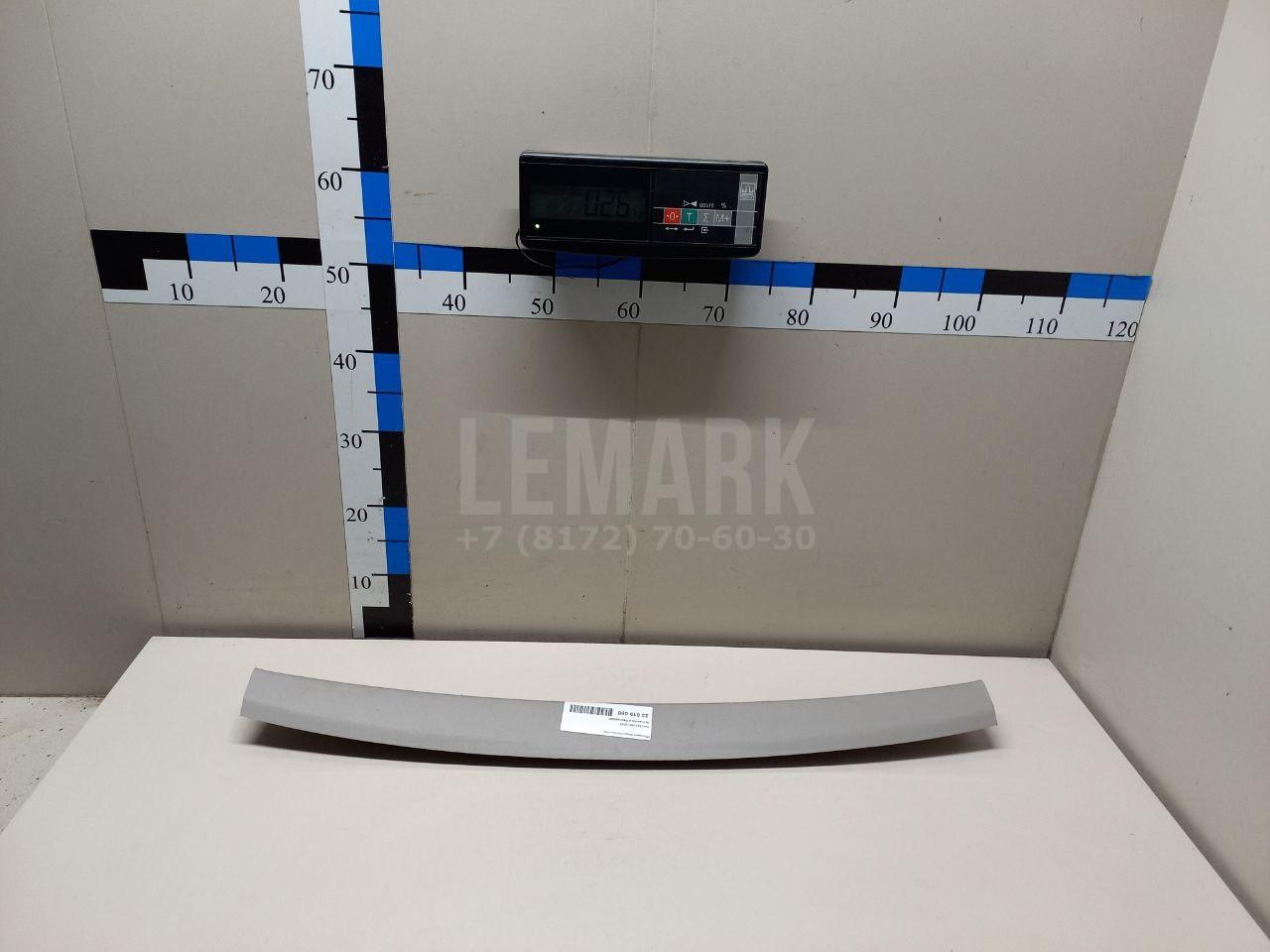 Обшивка двери багажника 817601H000ED Hyundai-Kia
