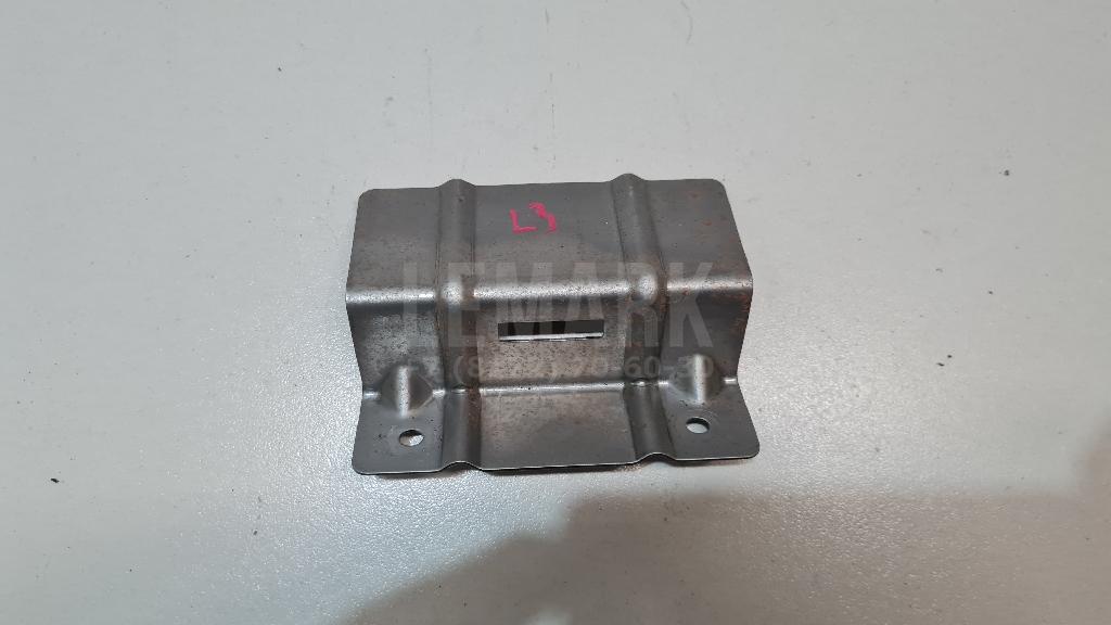 Кронштейн ручки 82944JD00B Nissan