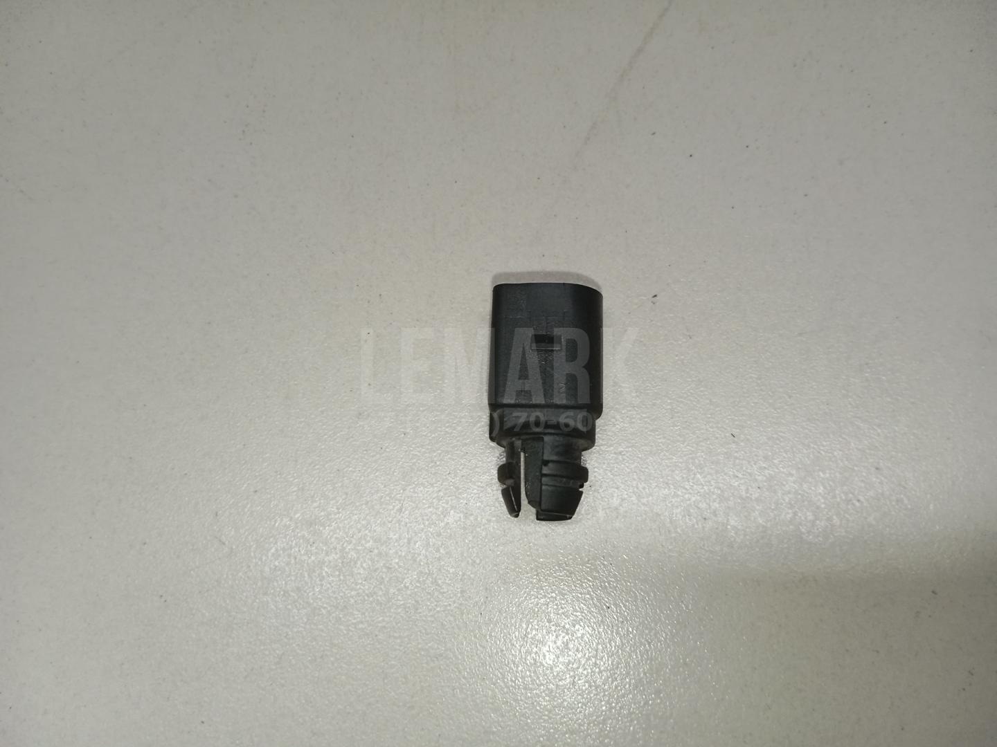 Датчик температуры воздуха 8Z0820535 VAG