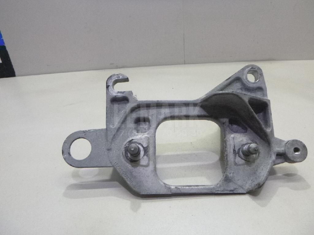Кронштейн опоры двигателя 1122200Q0B Nissan
