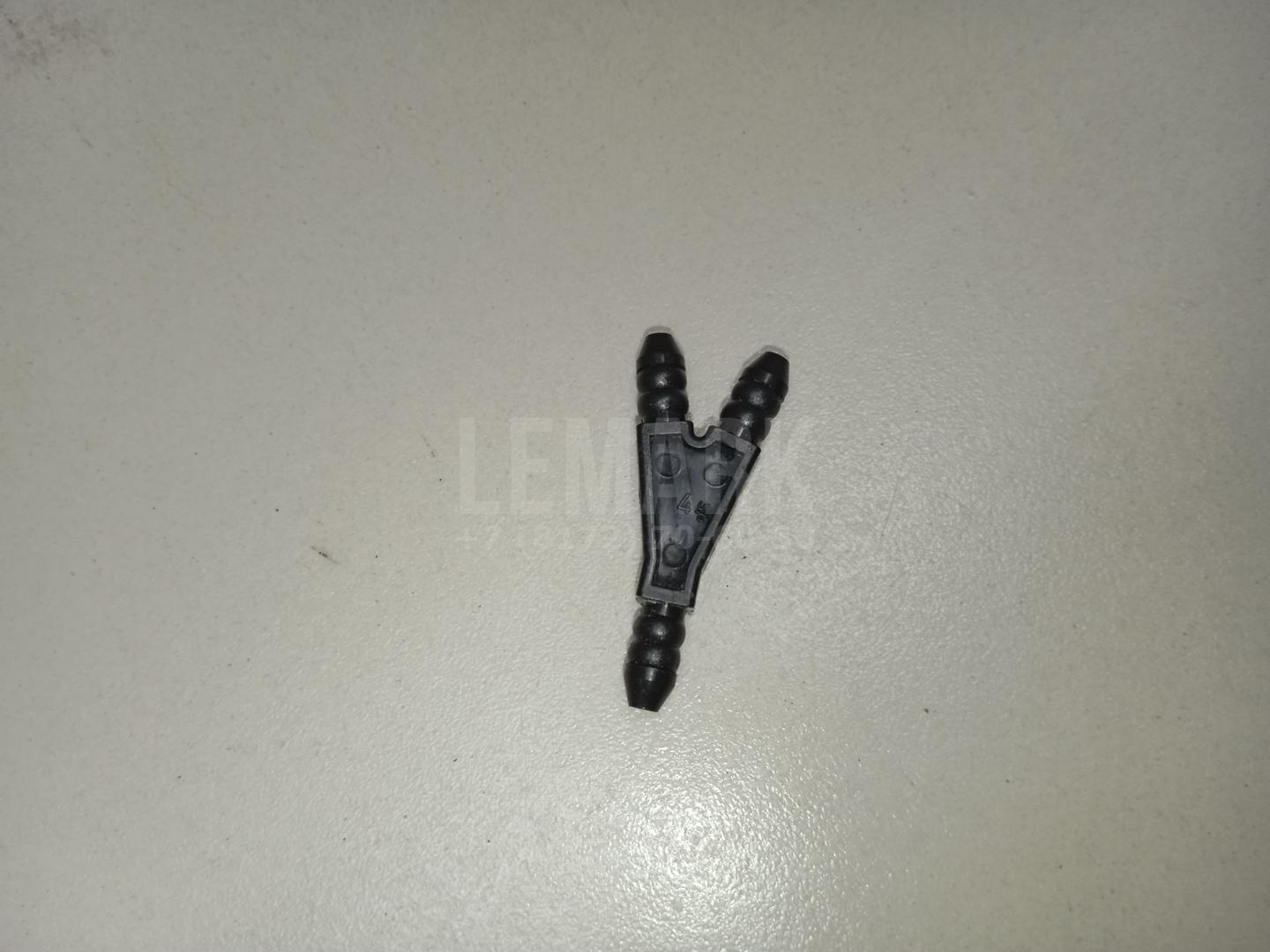 Тройник омывателя стекол 1J0955873D VAG