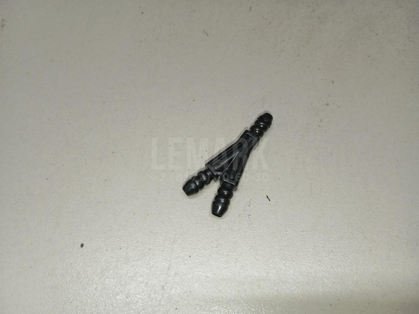 Тройник омывателя стекол 1J0955873D VAG