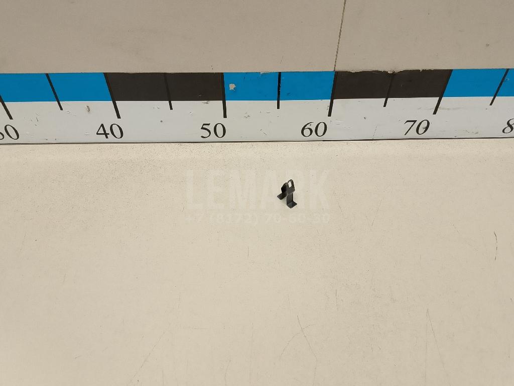 Скоба крепления обшивки 3C8868280 VAG
