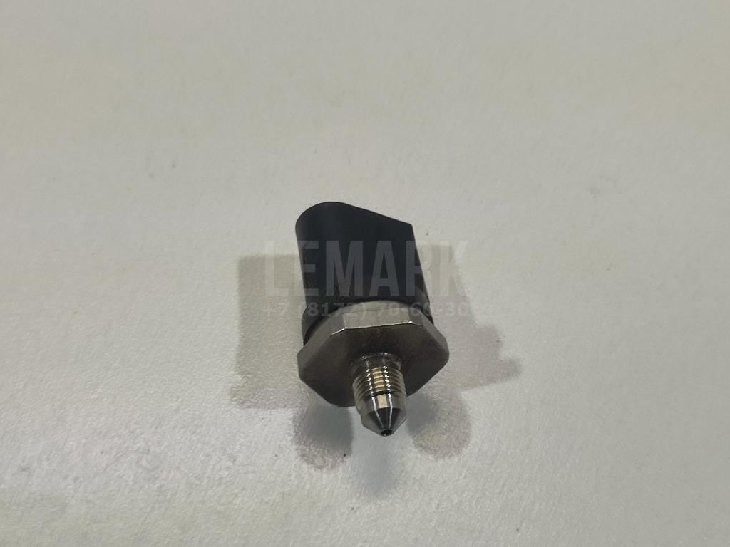 Датчик давления топлива 06J906051F VAG