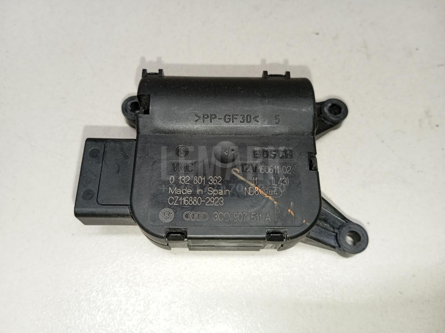 Моторчик заслонки отопителя 3C0907511A VAG