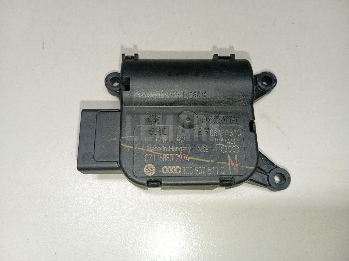Моторчик заслонки отопителя 3C0907511Q VAG