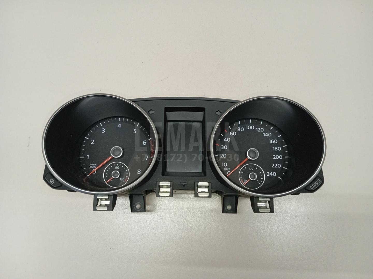 Панель приборов 5K0920871 VAG