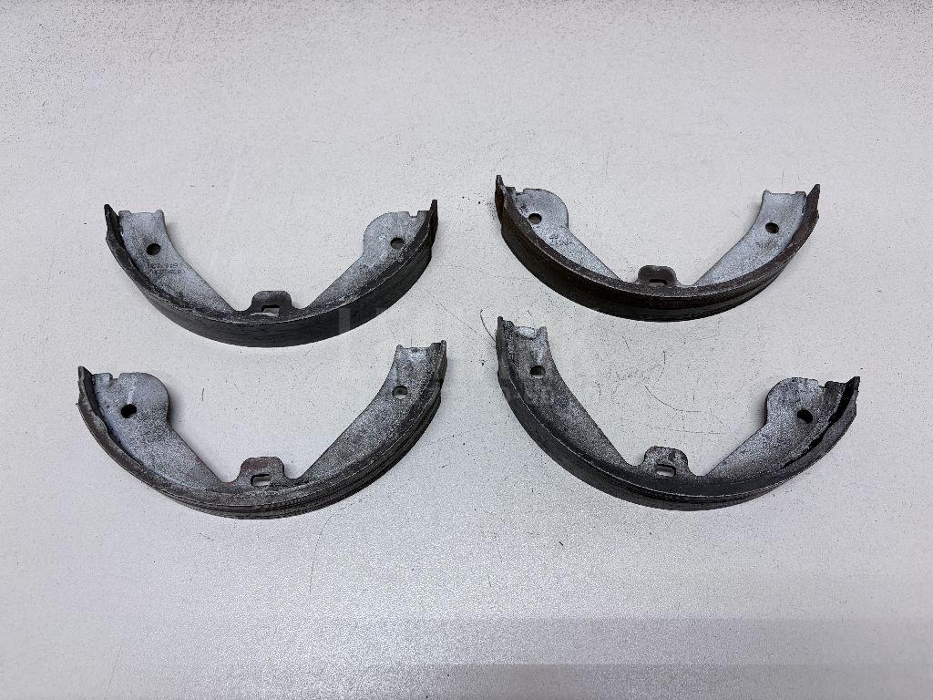 Колодки ручного тормоза к-кт 7L0698525 VAG