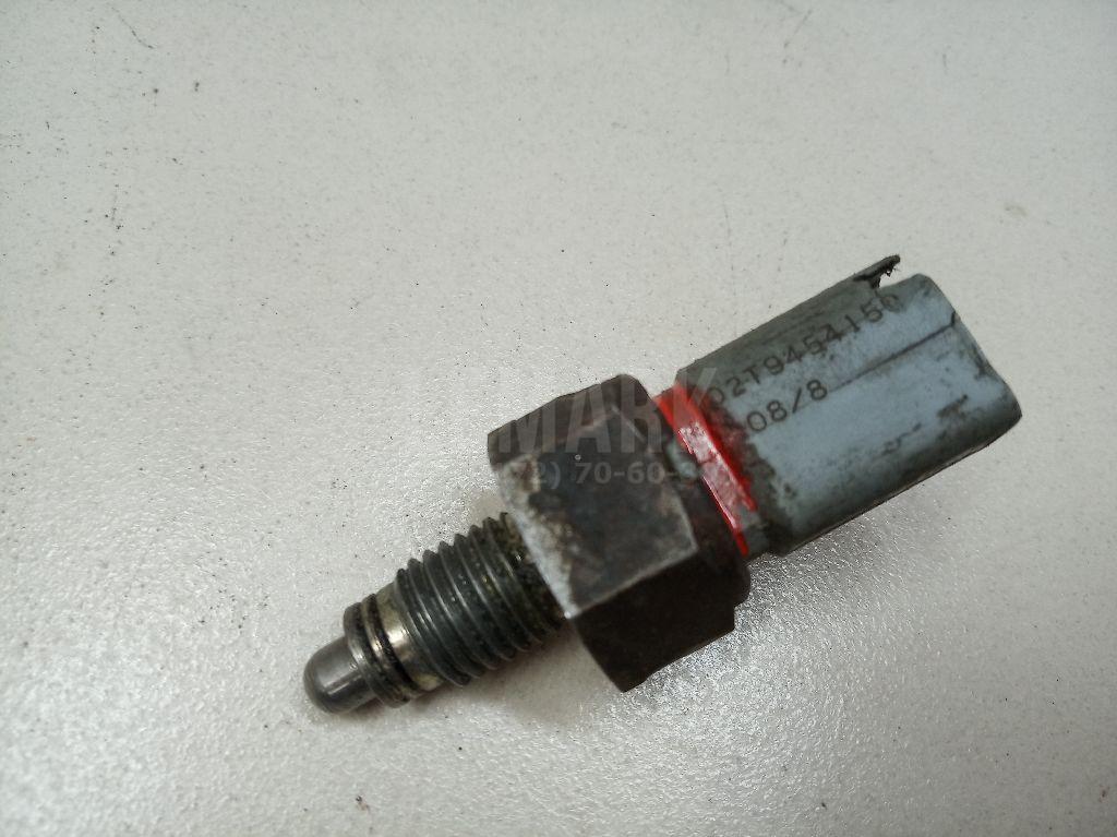 Датчик включения заднего хода 02T945415P VAG