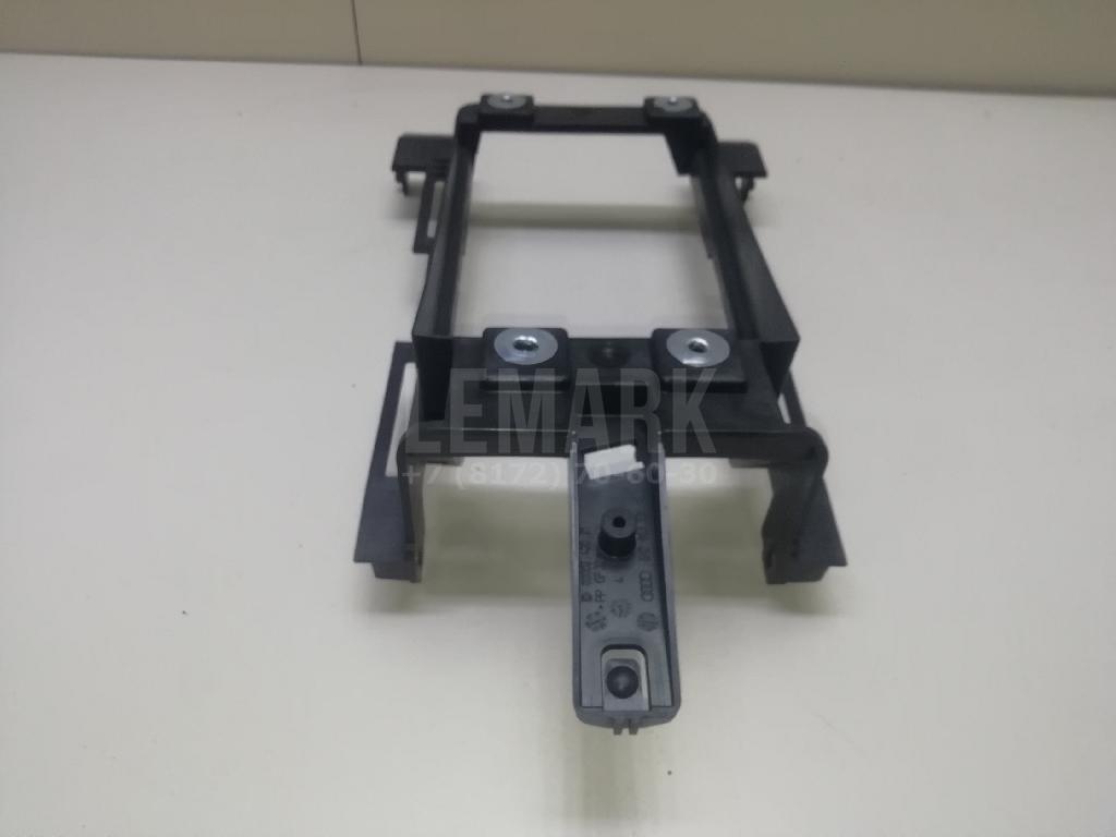 Кронштейн (сопут. товар) для  BMW 1-serie E82/E88 2007-2013