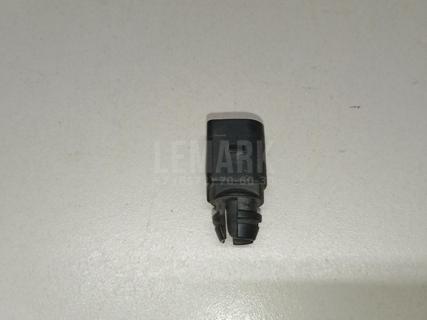 Датчик температуры воздуха 8Z0820535 VAG