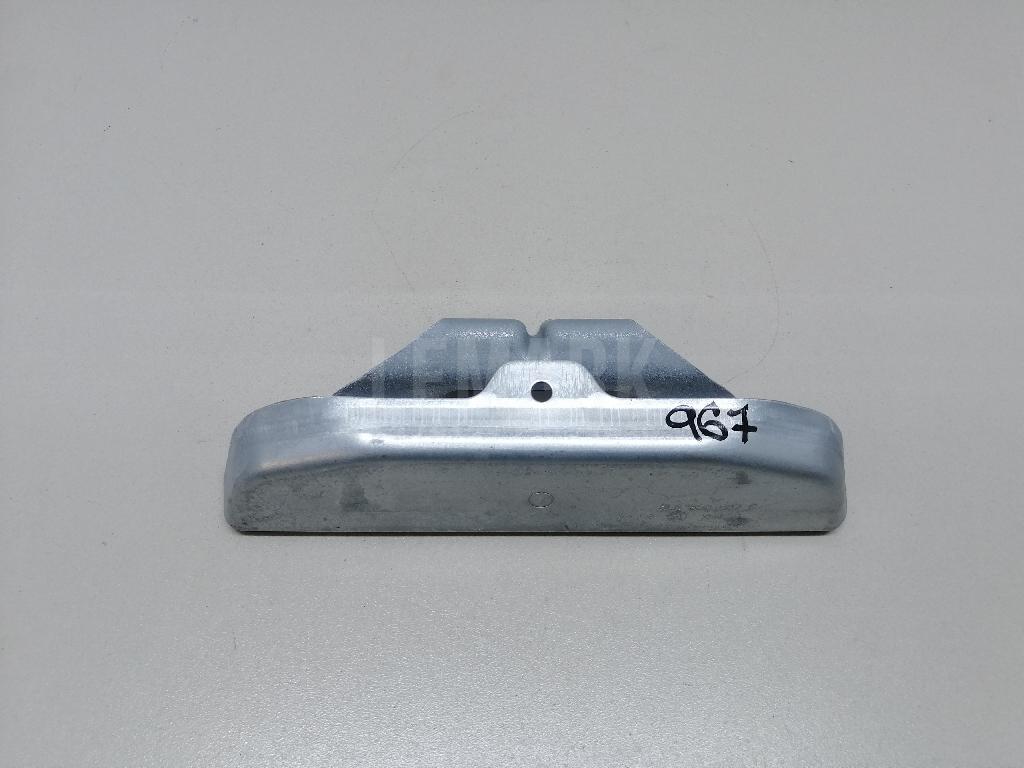 Кронштейн ручки 5L6858687F VAG