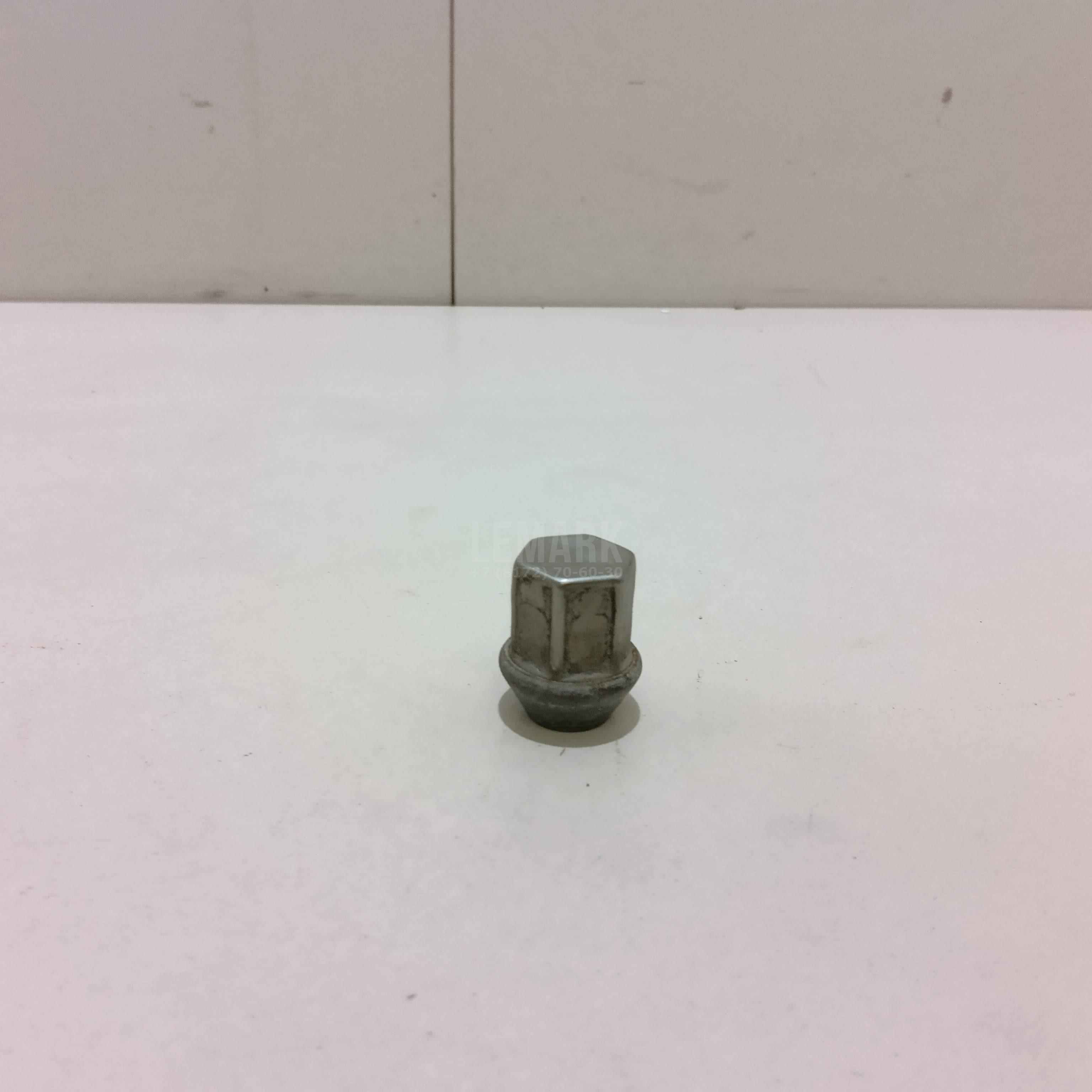 Гайка колеса LR001381 Land Rover