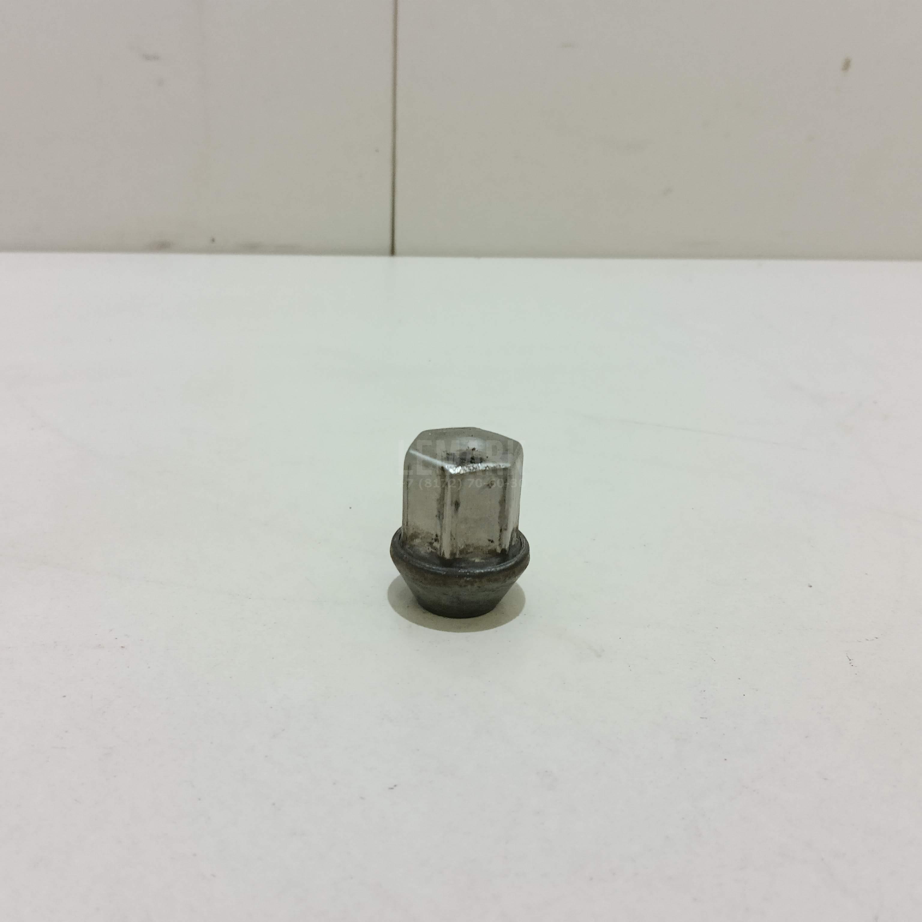 Гайка колеса LR001381 Land Rover
