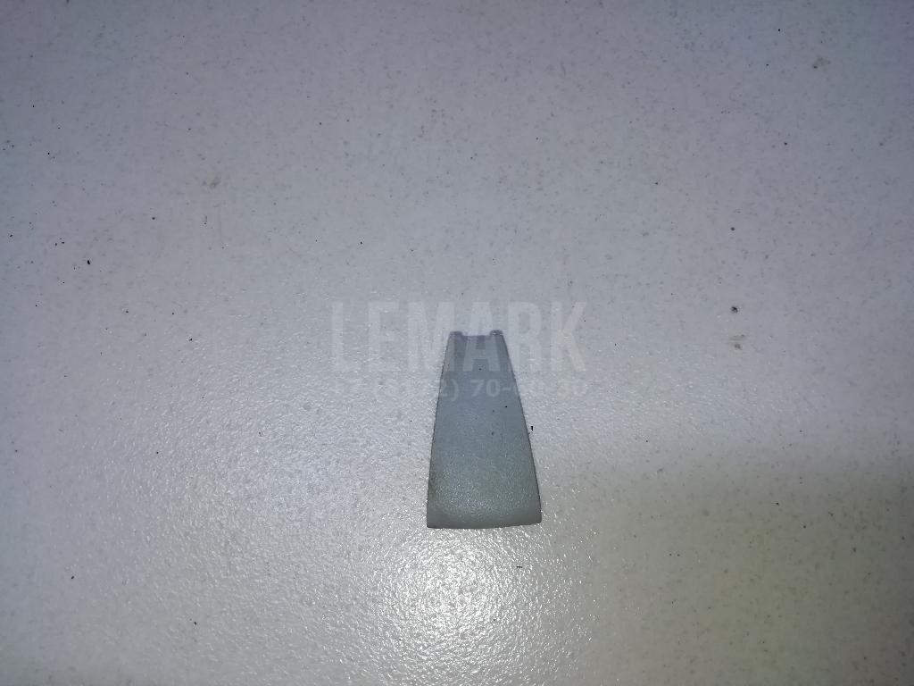 Крючок солнцезащитного козырька 92219226 GM