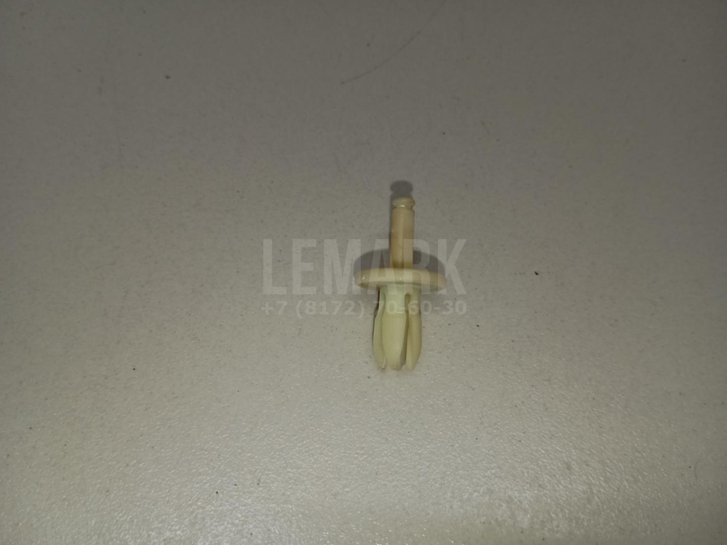 Заклёпка 5K0837975A VAG