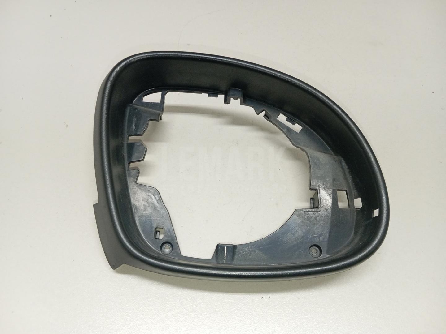 Рамка зеркала правого 5N0857602A9B9 VAG