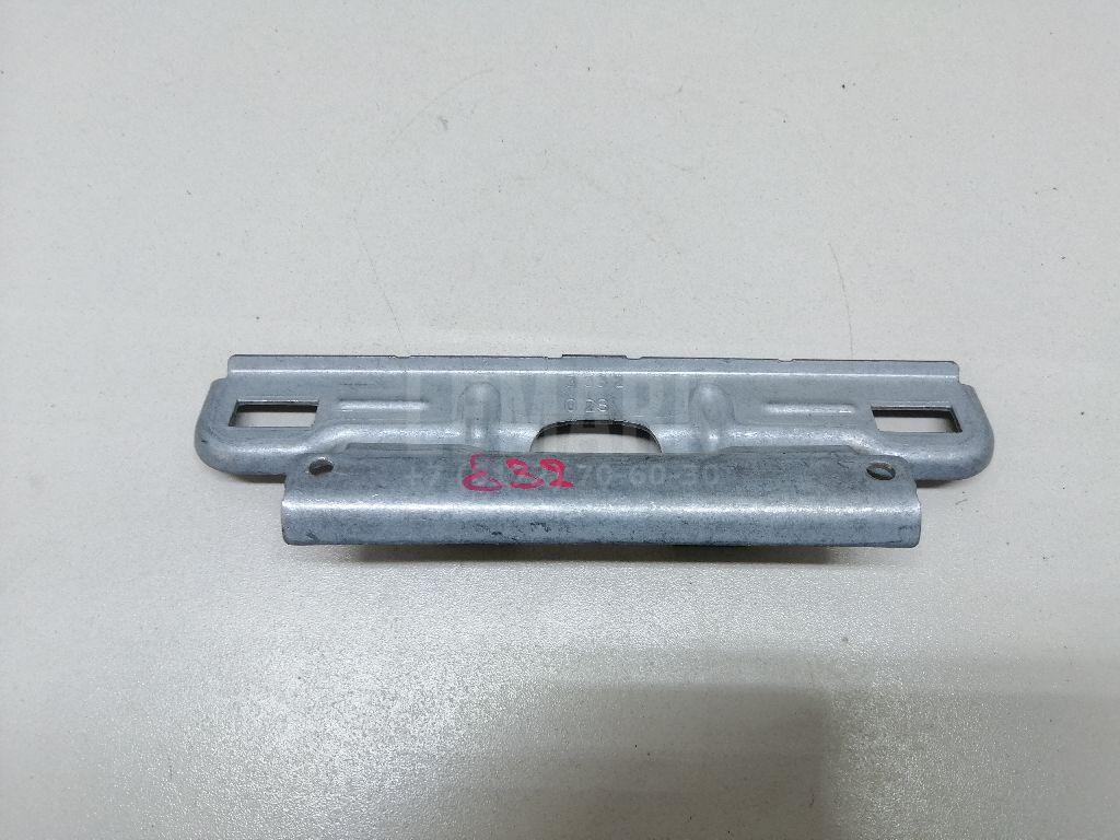 Кронштейн ручки 7P0858679A VAG