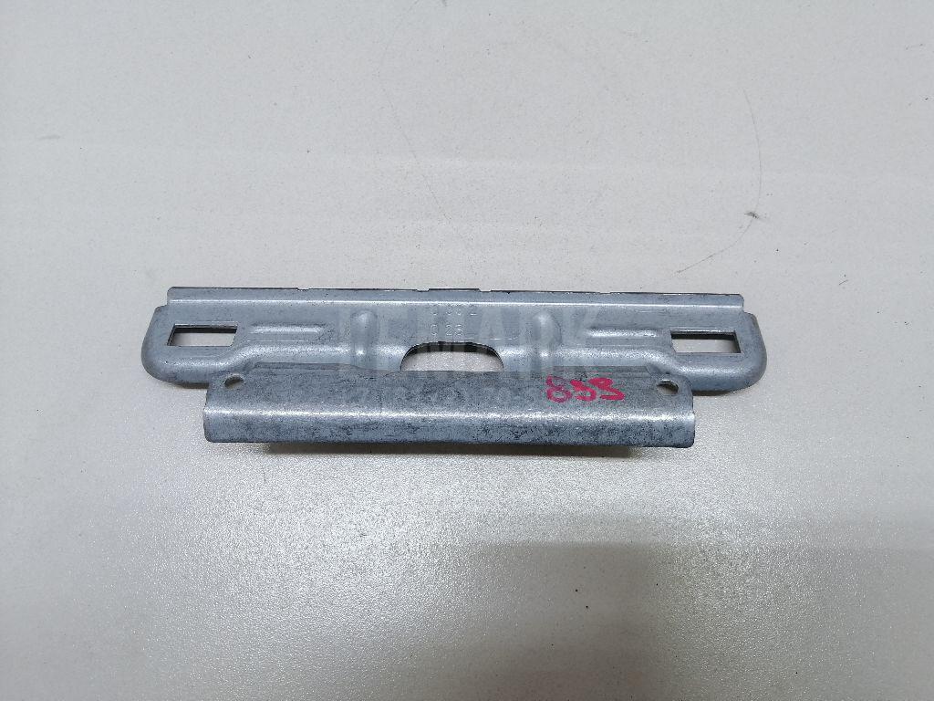 Кронштейн ручки 7P0858679A VAG