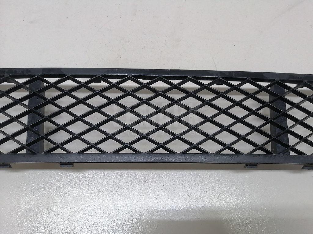 Решетка в бампер центральная для  BMW X1 F48 2014-2022