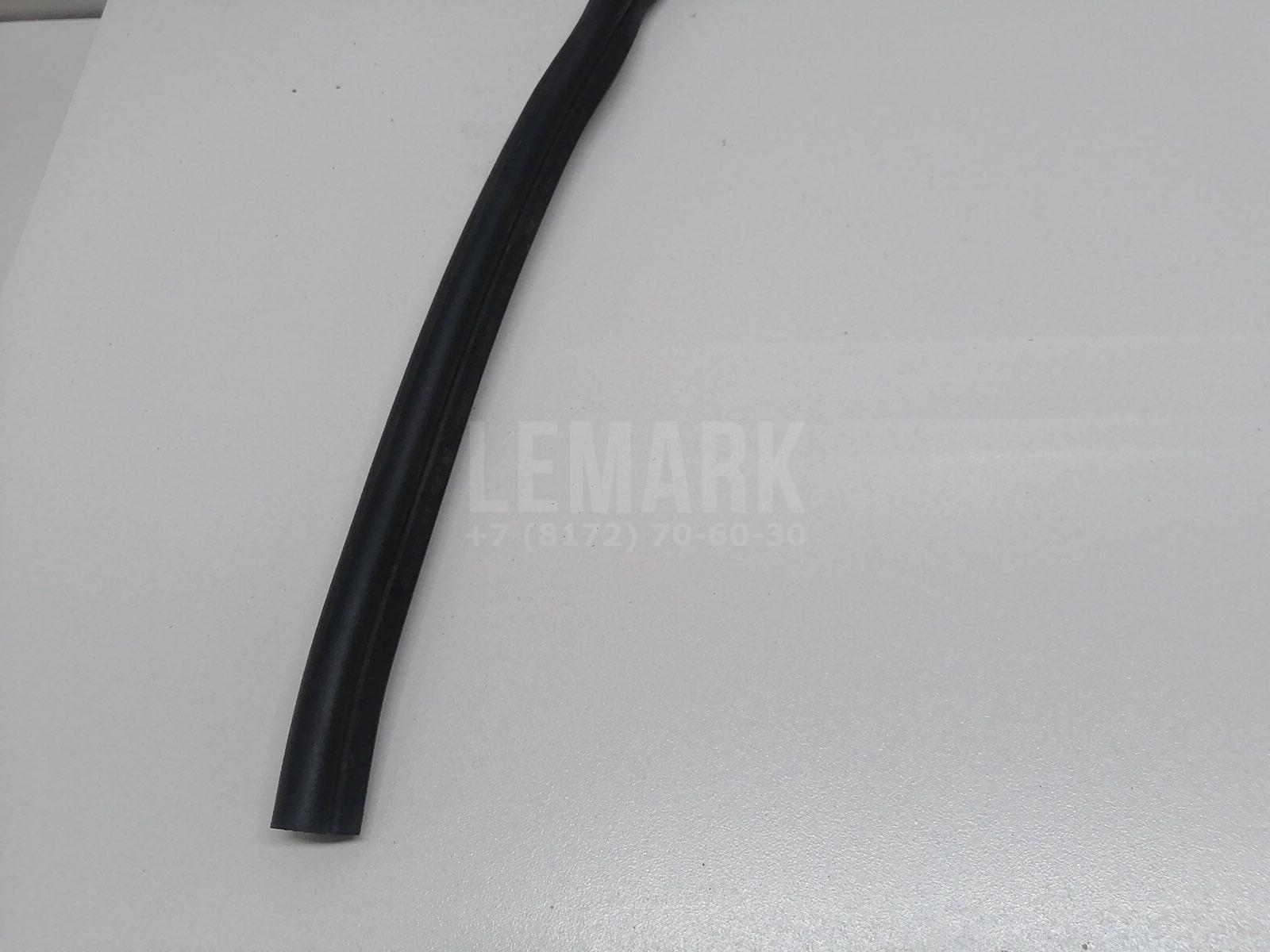 Уплотнитель капота для  BMW 7-serie G11/G12 2015-2022