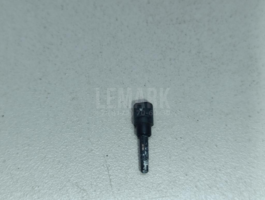 Форсунка омывателя зад стекла 3B9955985A VAG