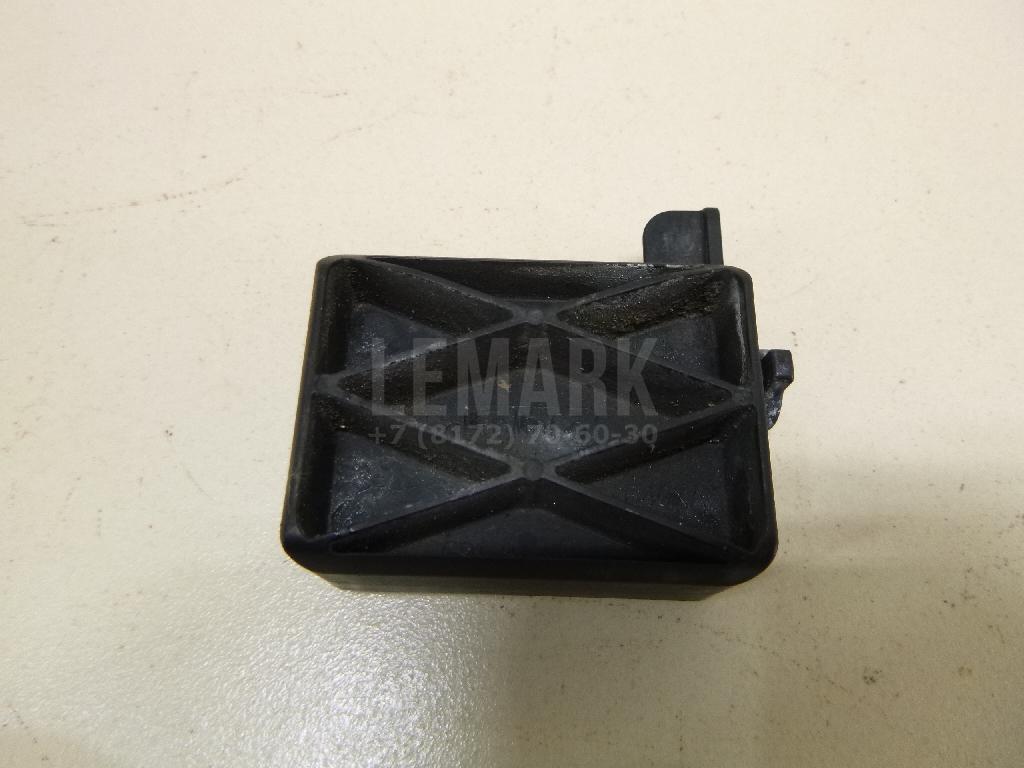 Крепеж решетки радиатора 1457649 Ford