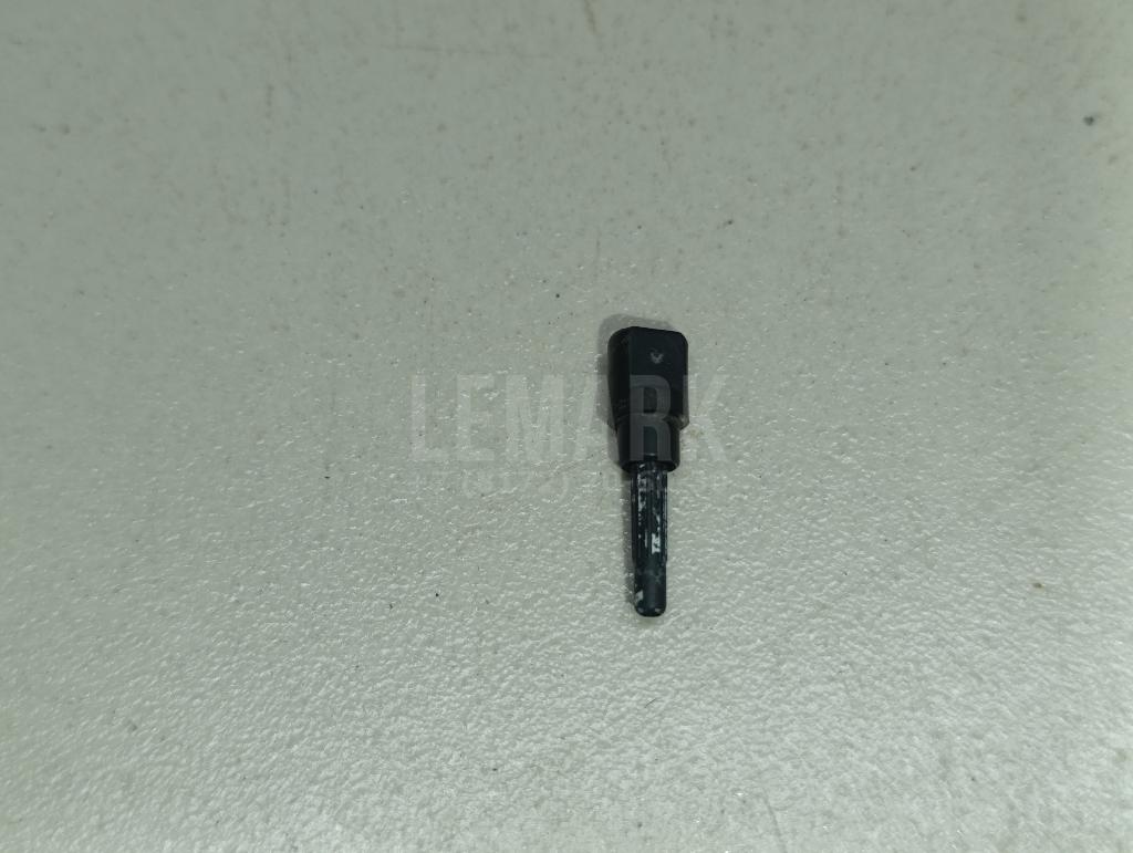 Форсунка омывателя зад стекла 3B9955985A VAG