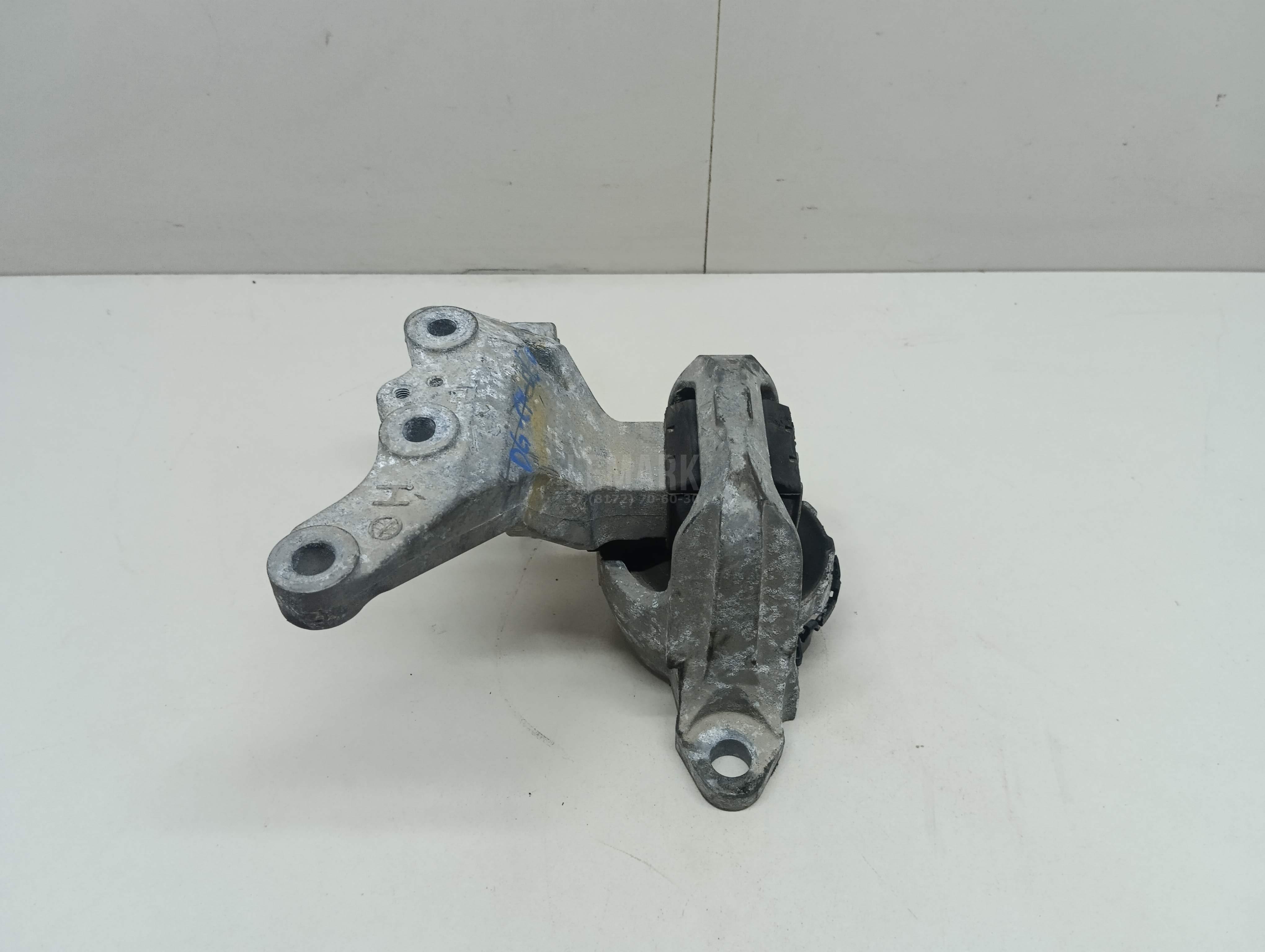 Опора двигателя правая 112104BB0B Nissan