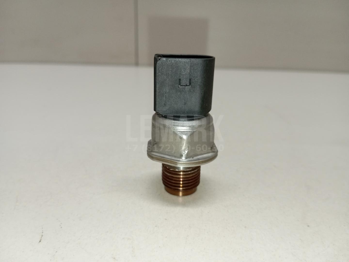 Датчик давления топлива 05A906051 VAG