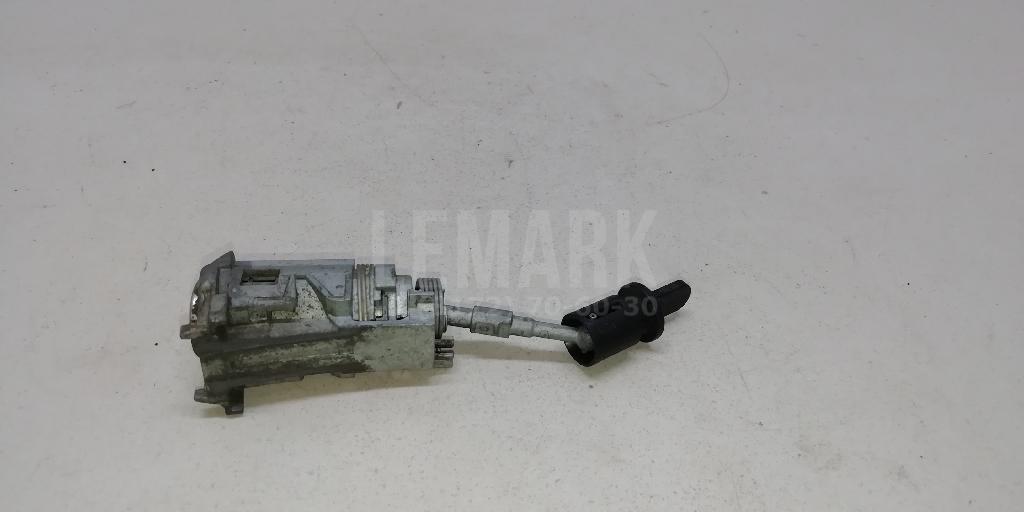 Вставка замка двери лев. для  BMW 3-serie E92/E93 2006-2012