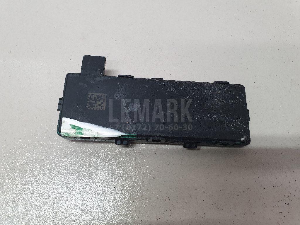 Блок управления центральным замком 13503204 GM