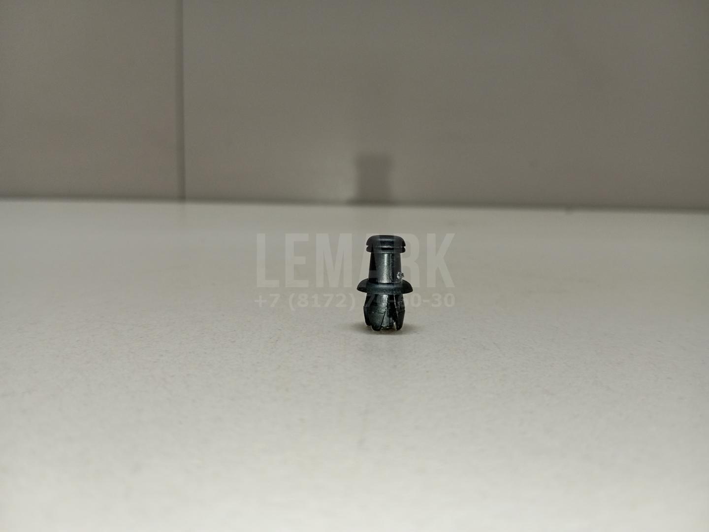 Крепеж 1M6867574A VAG