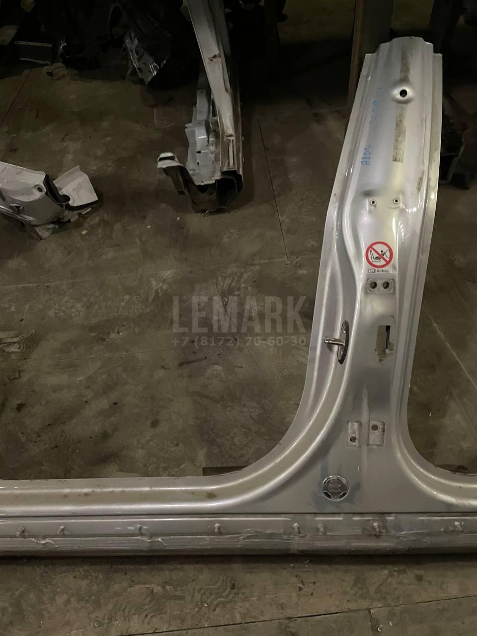 Порог со стойкой левый для  BMW X7 G07 2018