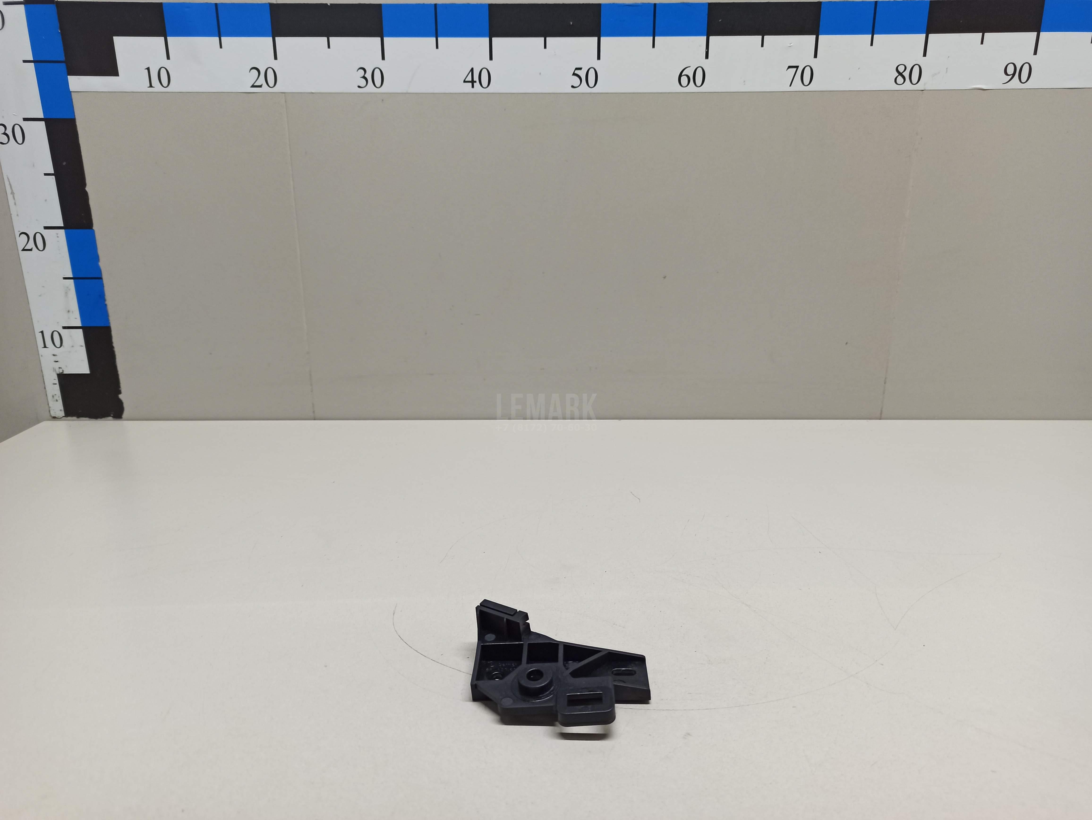 Кронштейн ручки открывания капота 6R1823633 VAG