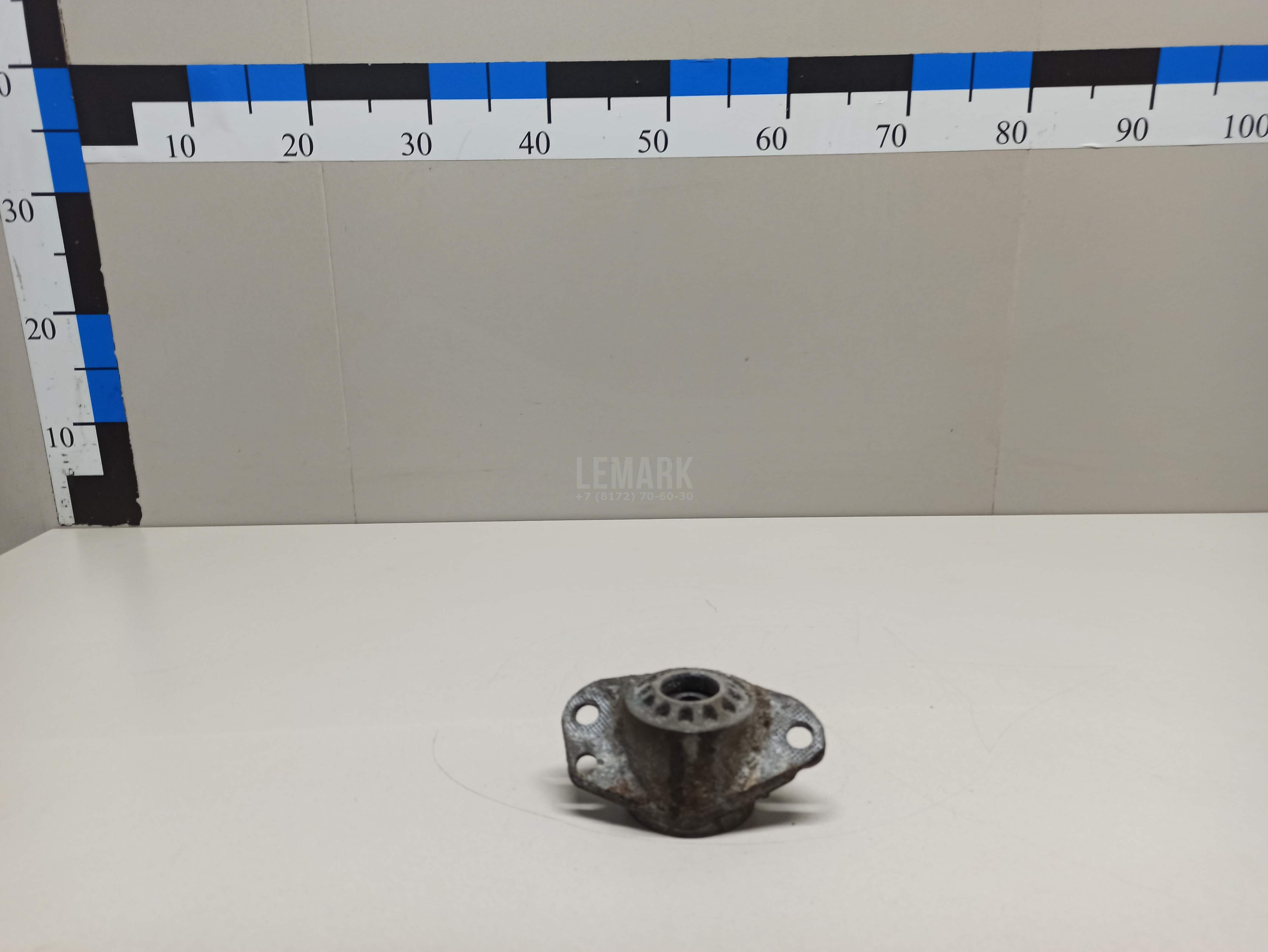 Опора заднего амортизатора 6R0513353 VAG