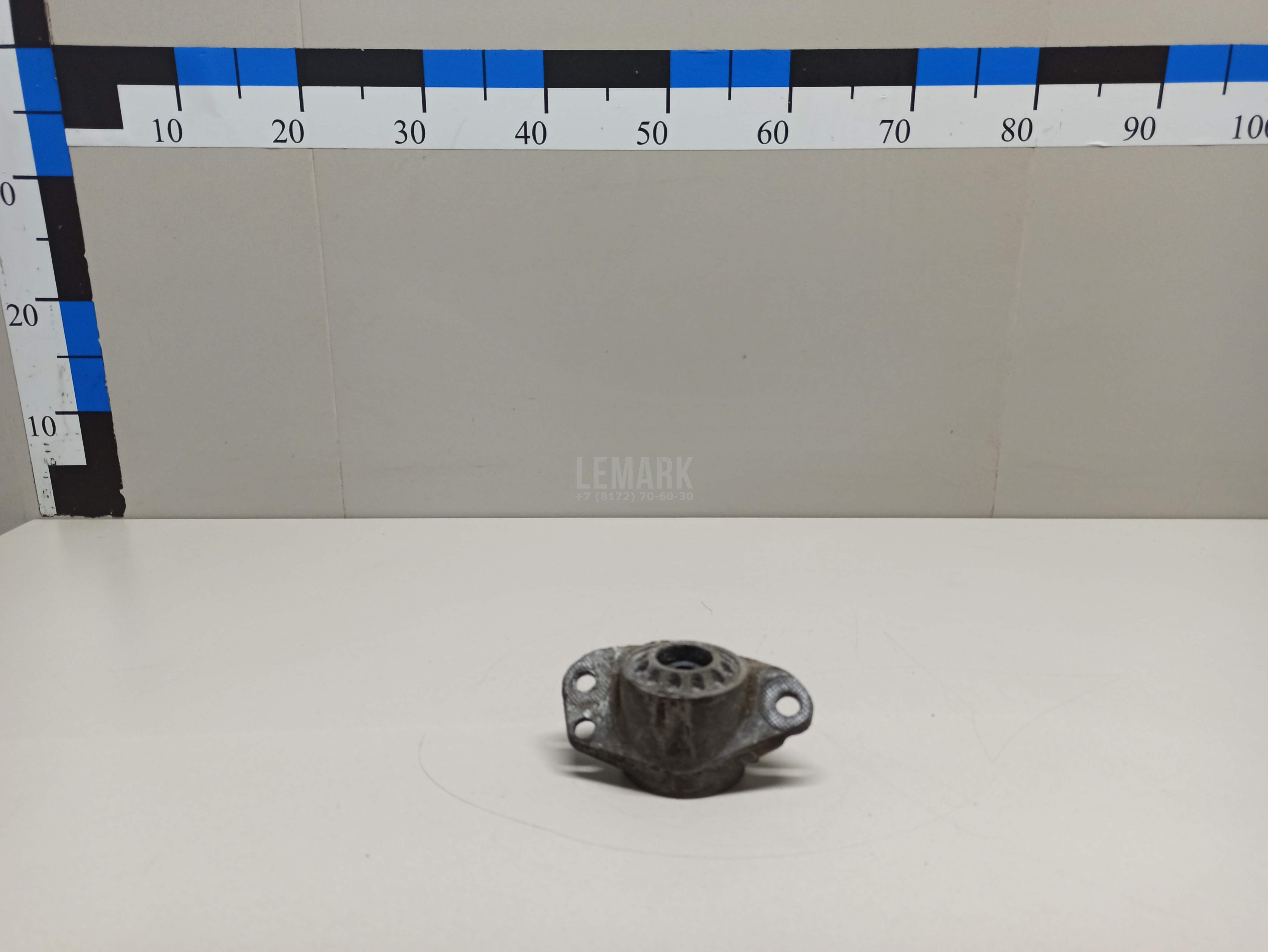 Опора заднего амортизатора 6R0513353 VAG