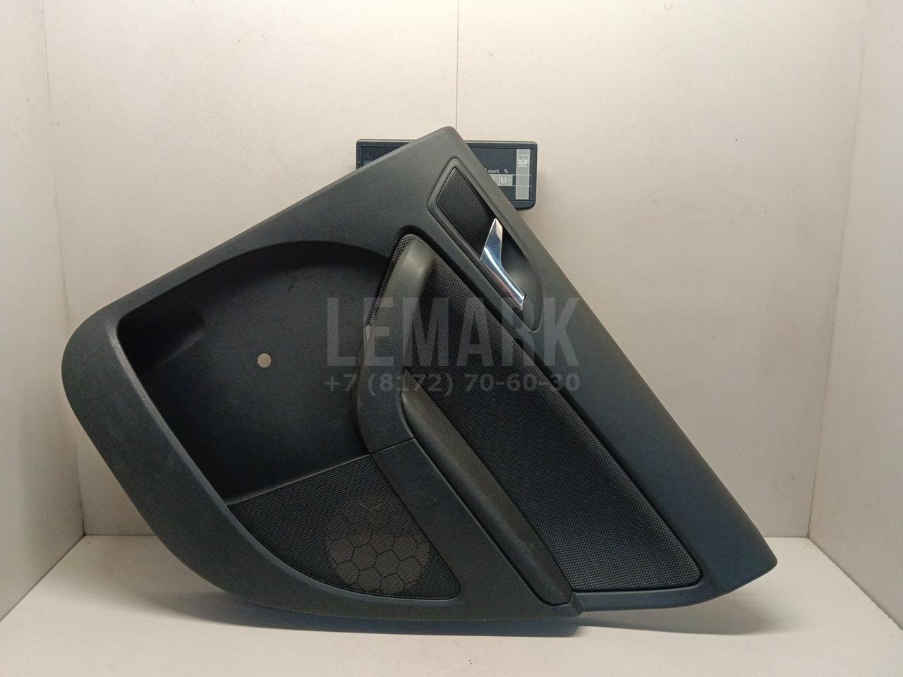 Обшивка двери задней правой 5L0867212A VAG