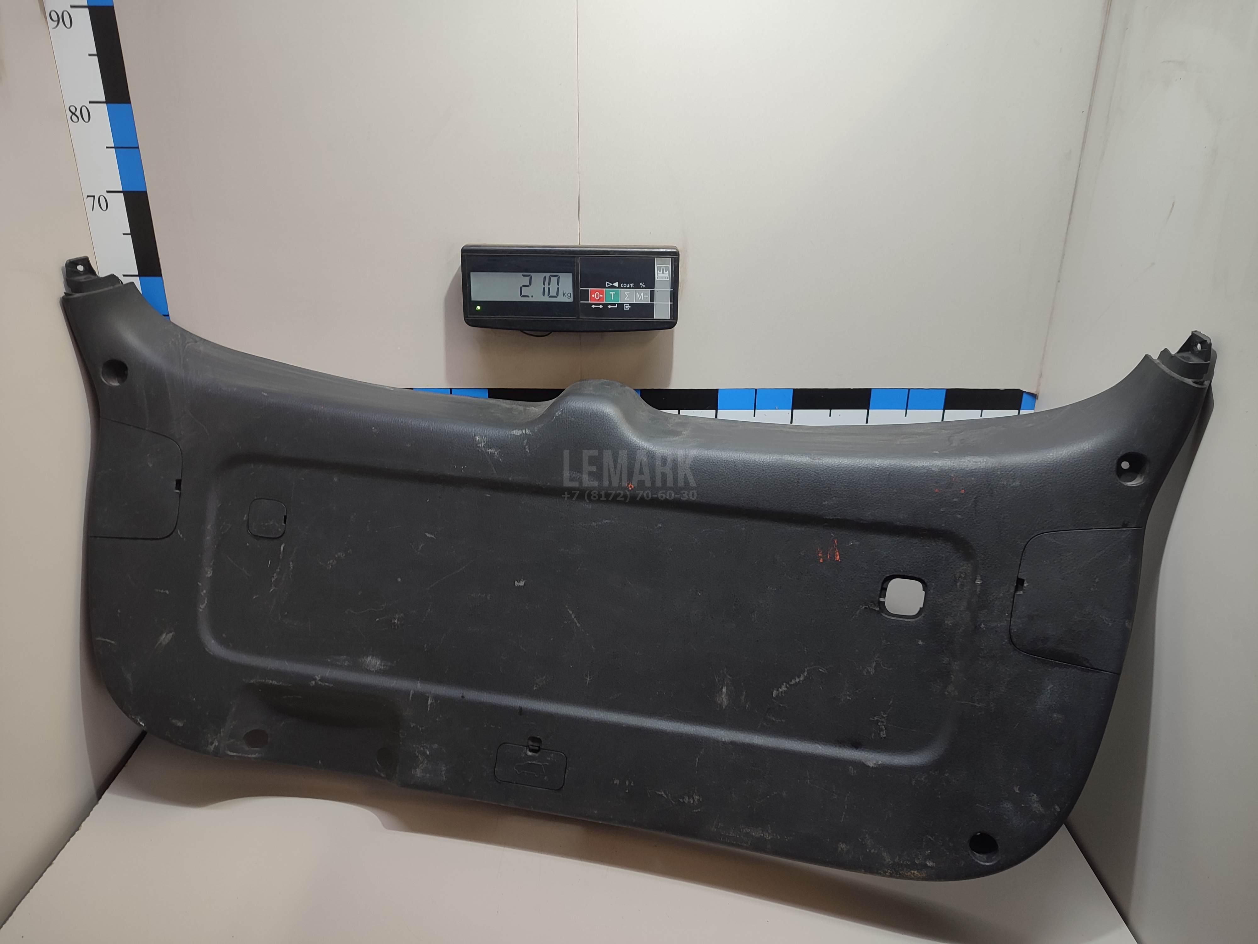 Обшивка двери багажника 817502P500VA Hyundai-Kia