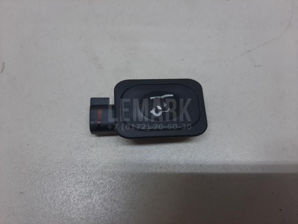 Кнопка закрывания багажника