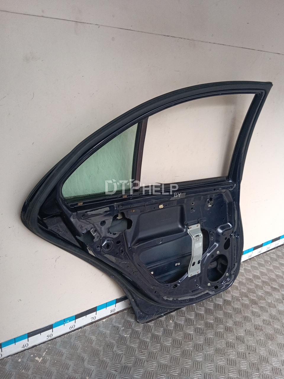 Фото Дверь задняя левая для Mercedes W203  2001
