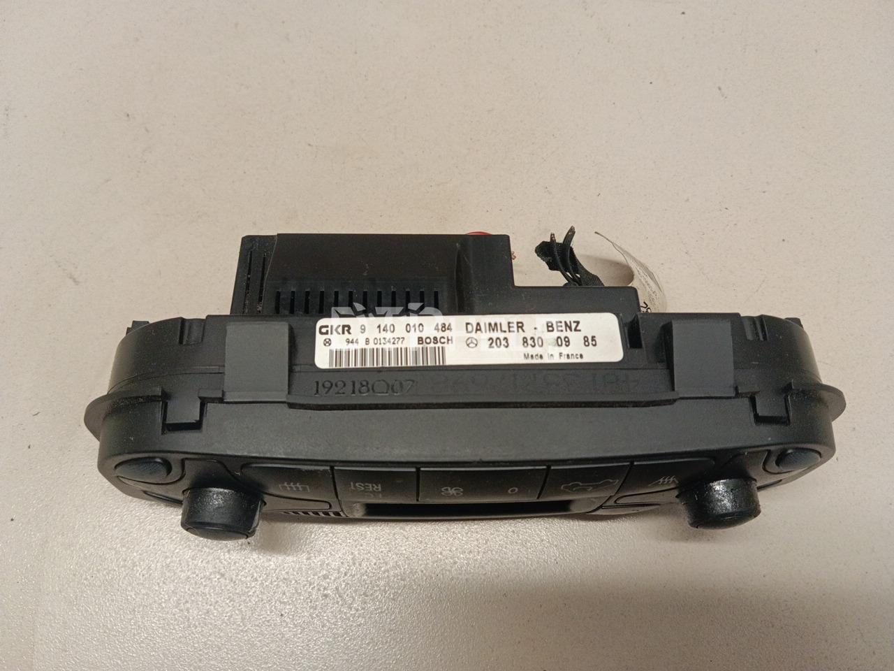 Фото Блок управления климатической установкой для Mercedes W203  2001