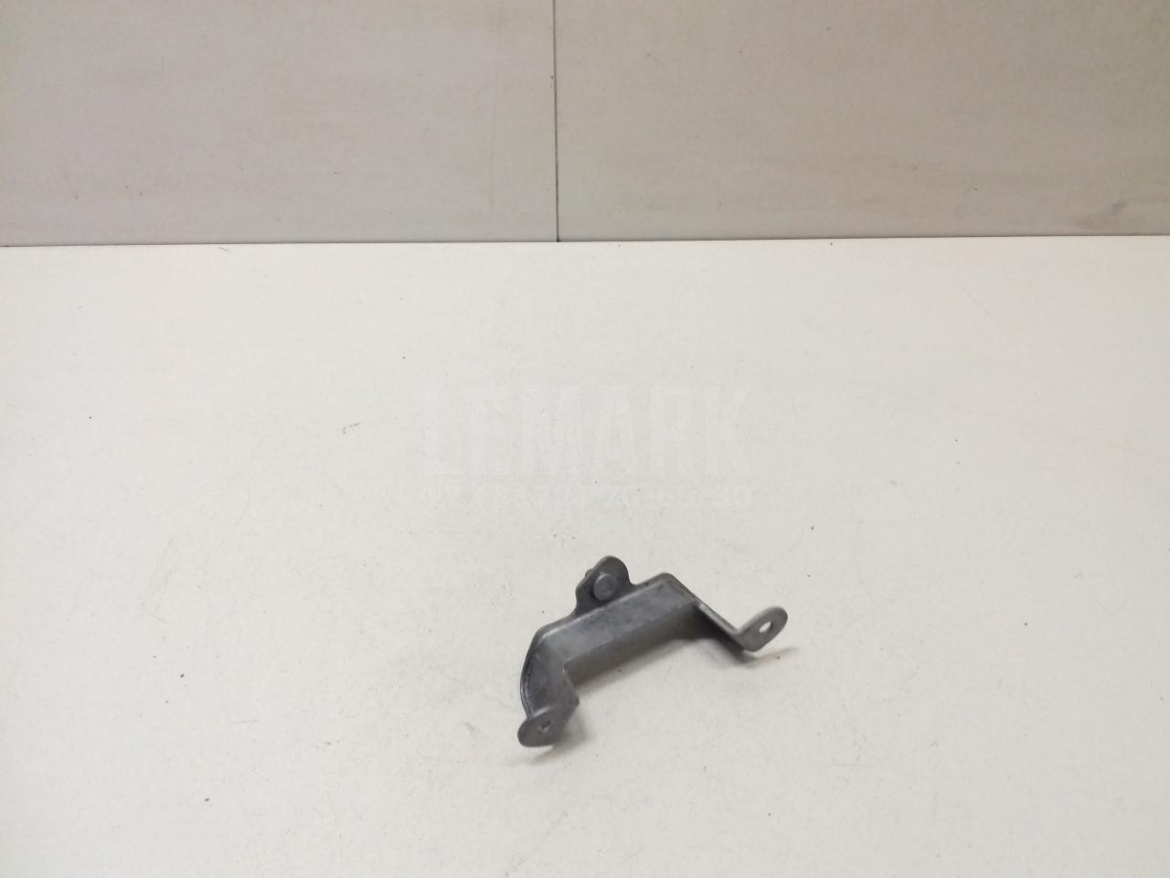 Кронштейн топливного фильтра 7P6127224A VAG
