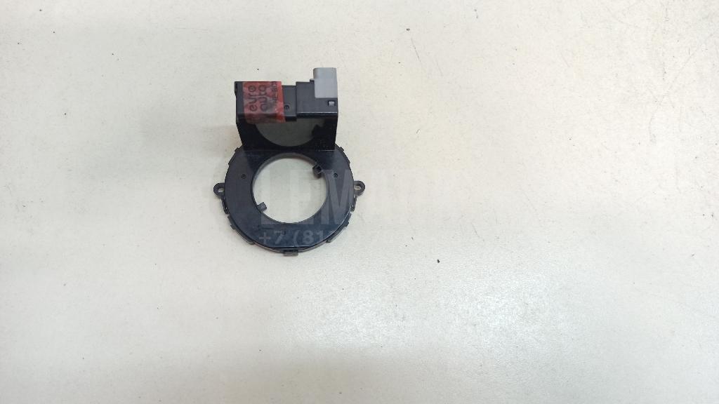 Датчик угла поворота рулевого колеса 8924552030 Toyota