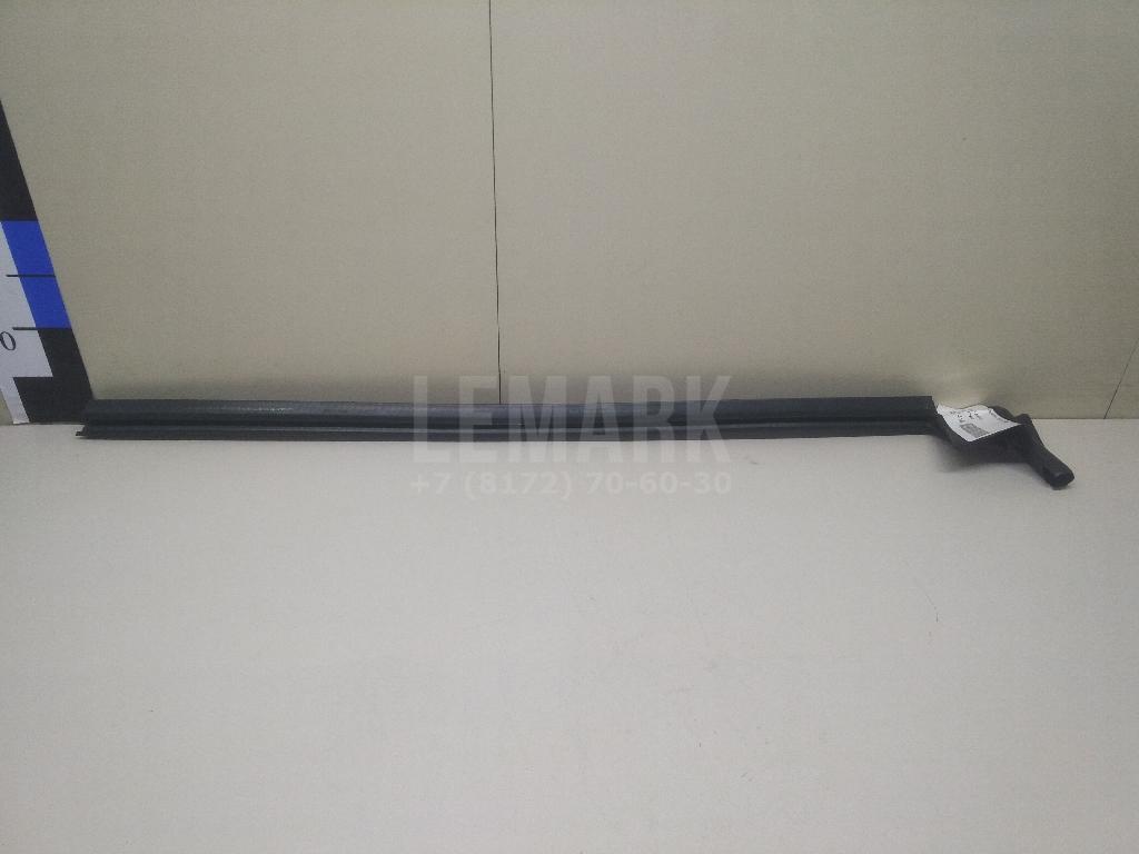 Уплотнитель стекла двери 3C8837472B5AP VAG