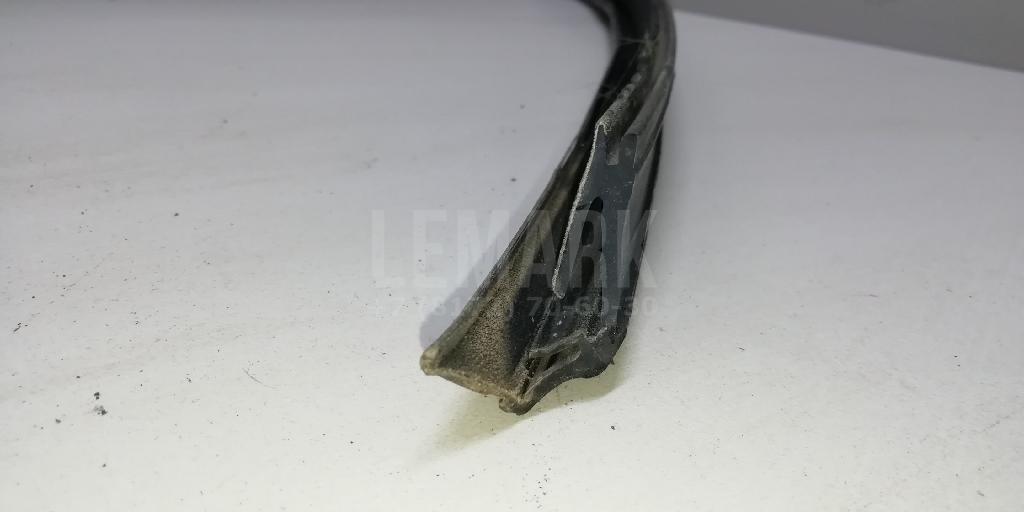 Уплотнитель стекла двери для  Fiat Punto II (188) 1999-2010