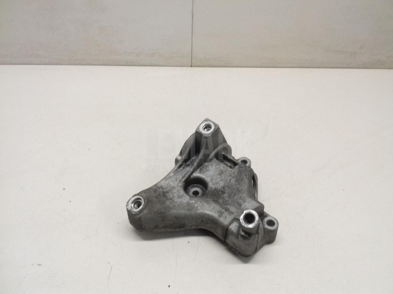 Кронштейн кондиционера 6RF260885 VAG